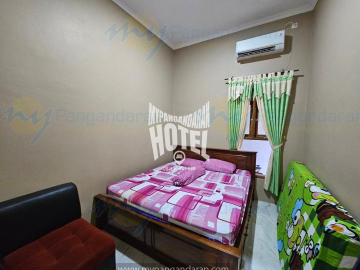  Tampilan kamar tidur keluarga pondok dona jangilus pangandaran